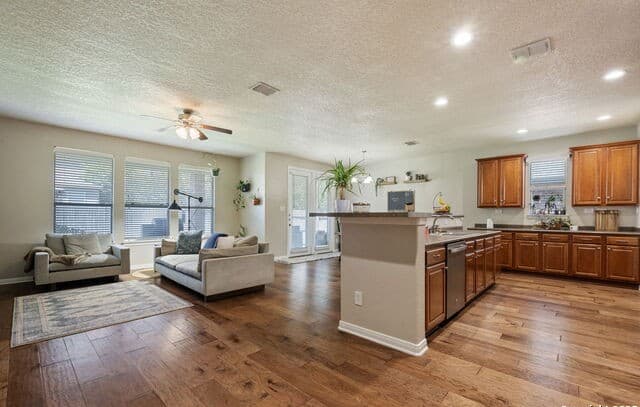 4-bedroom rental at 208 Cold River in Boerne, TX — photo 5
