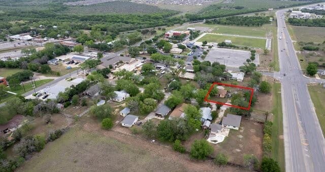 3-bedroom rental at 212 Meek in Cibolo, TX — photo 2