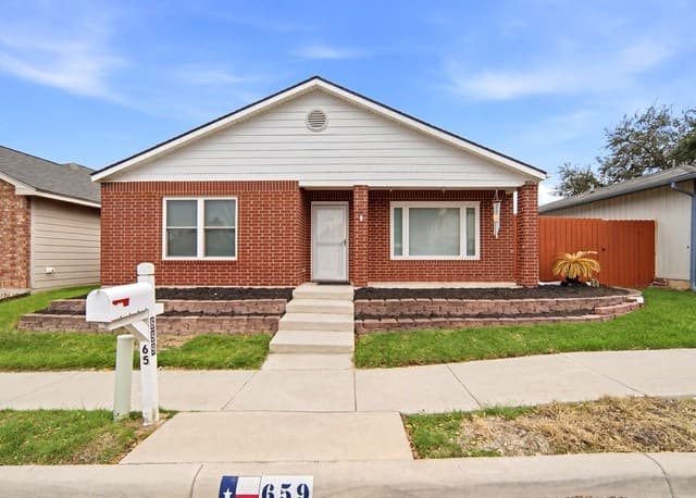 2-bedroom rental at 659 Meadow Arbor Ln in Universal City, TX — photo 1
