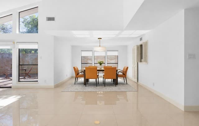 5-bedroom rental at 11702 Pepper Tree in San Antonio, TX — photo 5
