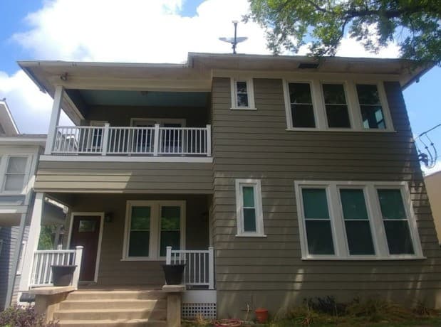 2-bedroom rental at 411 W Mistletoe Ave in San Antonio TX
