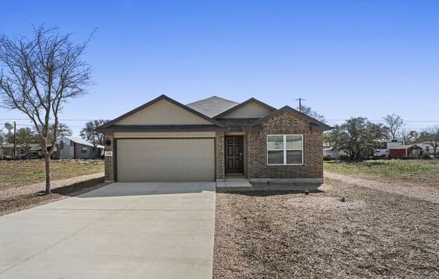 4-bedroom rental at 138 Lilli's Lane in Comfort, TX — photo 1