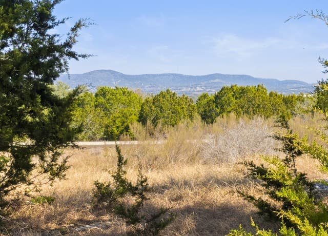 Home for sale at 1046 Buckskin Trail in Bandera, TX — photo 4