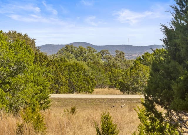 Home for sale at 1046 Buckskin Trail in Bandera, TX — photo 5