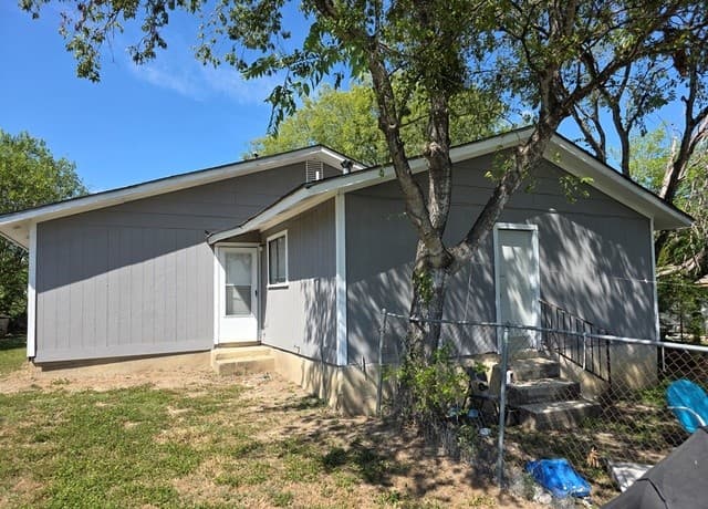 rental at 918 Hampton St in San Antonio, TX — photo 5