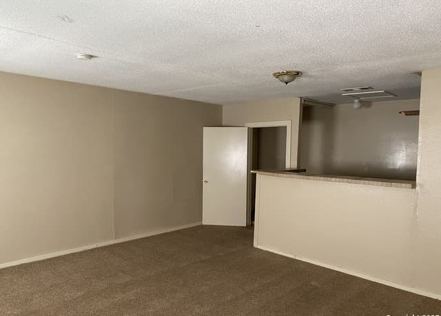 3-bedroom rental at 5706 Lake Cove in San Antonio, TX — photo 5