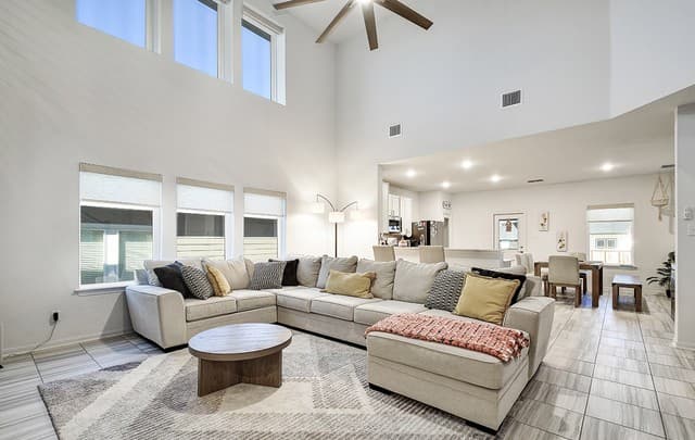4-bedroom rental at 8863 Grey Elm in Elmendorf, TX — photo 4