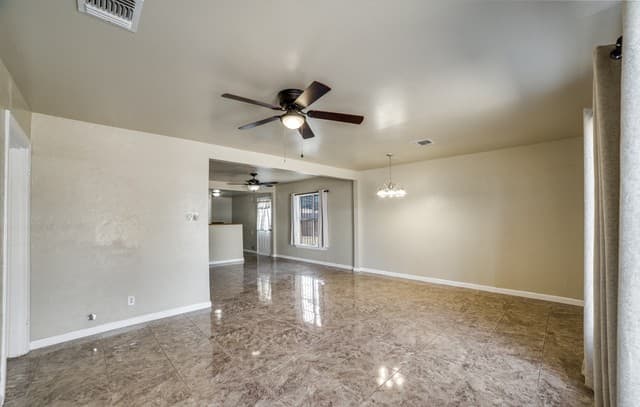 4-bedroom rental at 806 Ceralvo in San Antonio, TX — photo 5