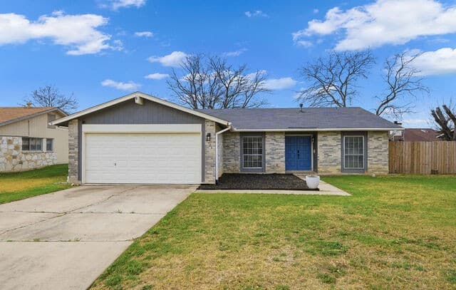3-bedroom rental at 6926 Montgomery Dr in San Antonio, TX — photo 2
