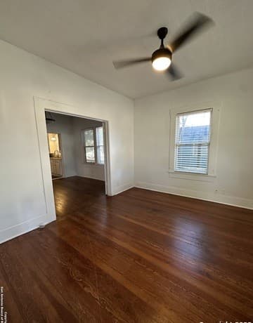4-bedroom rental at 2246 E Houston St in San Antonio, TX — photo 4