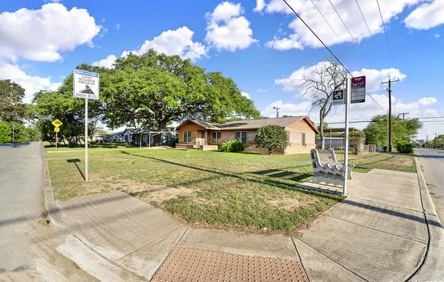 3-bedroom rental at 383 Nash Blvd in San Antonio, TX — photo 4