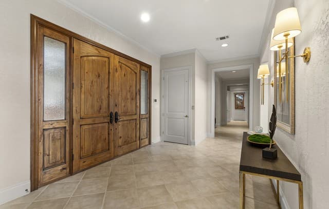 5-bedroom rental at 7 Oxford Hall in San Antonio, TX — photo 5