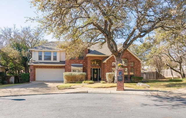 4-bedroom rental at 17415 Shady Canyon in San Antonio, TX — photo 1