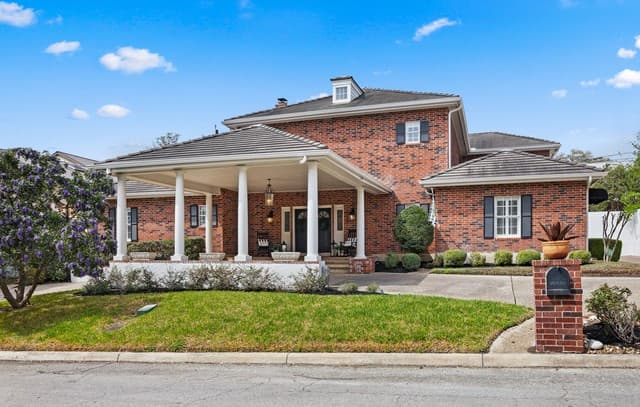 4-bedroom rental at 4123 Cliff Oaks in San Antonio, TX — photo 3