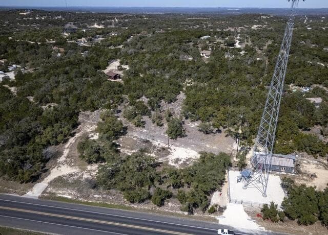 rental at 15300 State Highway 46 in Spring Branch, TX — photo 4