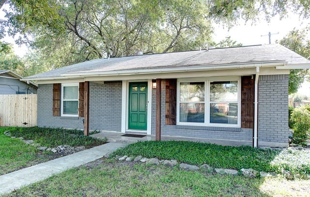 3-bedroom rental at 110 Eastley in San Antonio, TX — photo 1