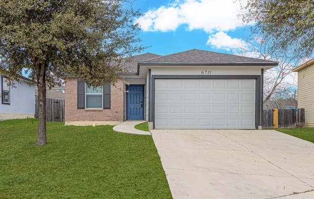 3-bedroom rental at 6711 Dragon Tooth in San Antonio, TX — photo 2