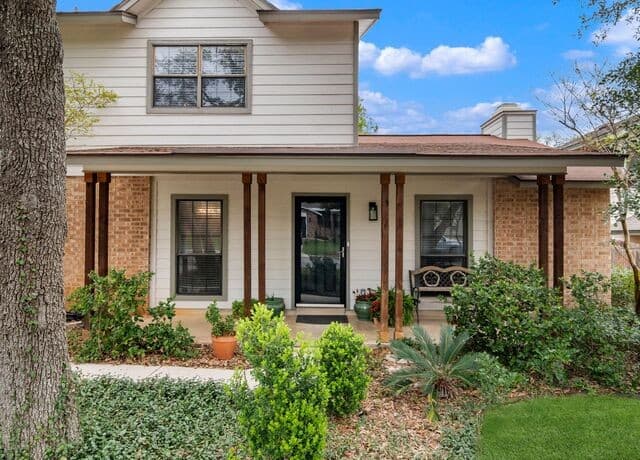 4-bedroom rental at 1913 Creek Mountain in San Antonio, TX — photo 2