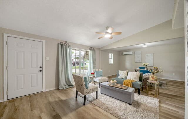 2-bedroom rental at 167 Bangor in San Antonio, TX — photo 3