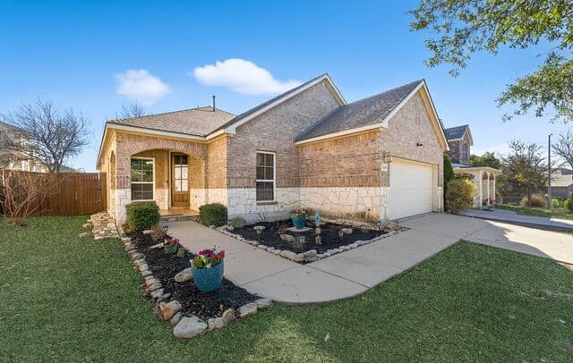 3-bedroom rental at 7634 Kings Spring in San Antonio, TX — photo 1