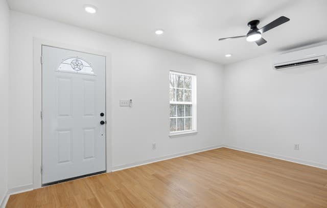 2-bedroom rental at 2151 E Crockett in San Antonio, TX — photo 5