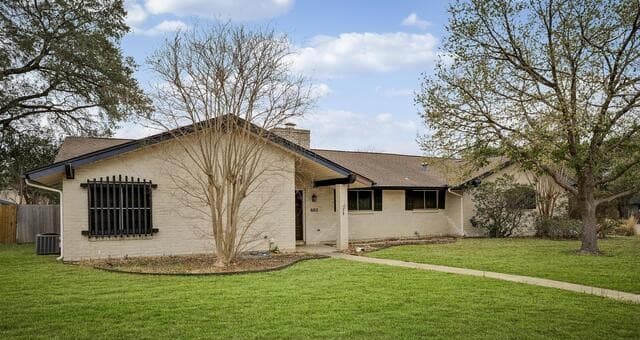 4-bedroom rental at 602 Moorside in Windcrest, TX — photo 1