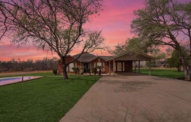 4-bedroom rental at 13040 Tomlynn in Atascosa, TX — photo 4