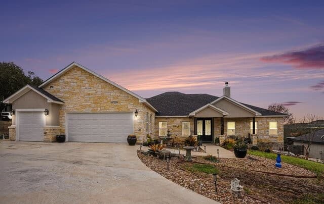 3-bedroom rental at 24819 Solo Vw in San Antonio, TX — photo 1