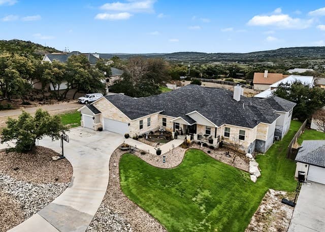 3-bedroom rental at 24819 Solo Vw in San Antonio, TX — photo 5