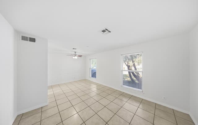 4-bedroom rental at 3318 Clearfield in San Antonio, TX — photo 5