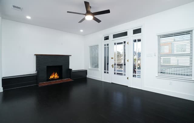 3-bedroom rental at 1222 Hays in San Antonio, TX — photo 5