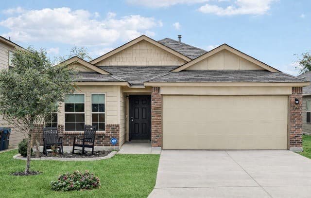 3-bedroom rental at 5714 Igneous in San Antonio, TX — photo 1