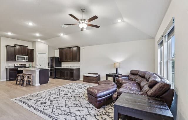 3-bedroom rental at 5714 Igneous in San Antonio, TX — photo 3