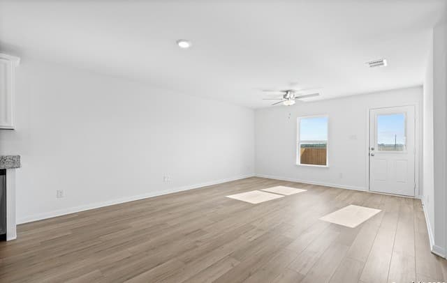 3-bedroom rental at 11812 Luckey Villa in San Antonio, TX — photo 3