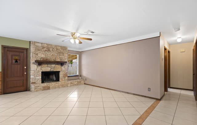 3-bedroom rental at 13939 Brantley in San Antonio, TX — photo 4