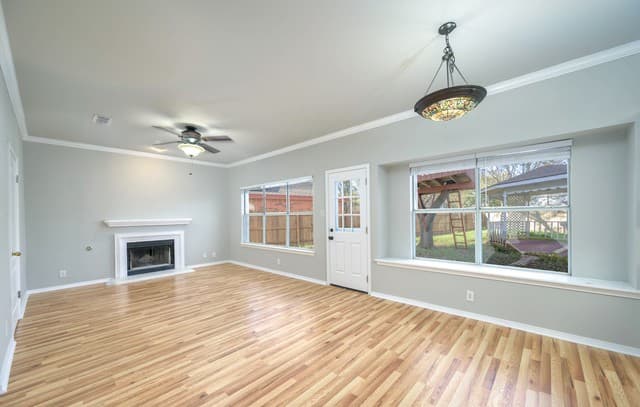 4-bedroom rental at 16558 Redland Ranch in San Antonio, TX — photo 2