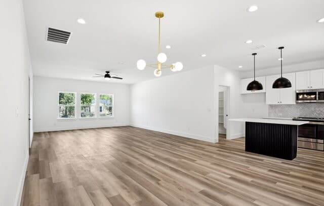 3-bedroom rental at 1934 Lamar St in San Antonio, TX — photo 4