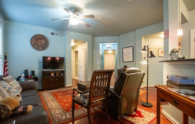 2-bedroom rental at 7342 Oak Manor Unit 7109 in San Antonio, TX — photo 5