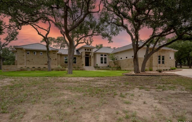 3-bedroom rental at 507 Arthur Ct in Spring Branch, TX — photo 1