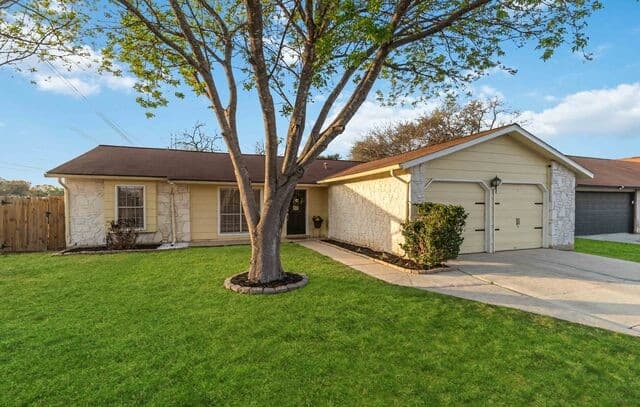 3-bedroom rental at 12827 La Quinta Street in San Antonio, TX — photo 2