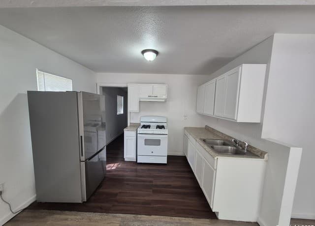 3-bedroom rental at 443 Bundy in San Antonio, TX — photo 5