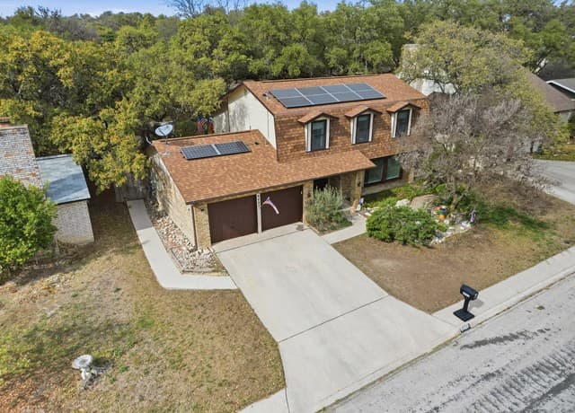 3-bedroom rental at 8407 Timber Crest in San Antonio, TX — photo 2