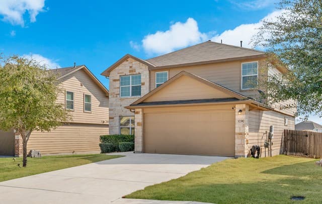 5-bedroom rental at 12382 Erstein Valley in Schertz, TX — photo 1