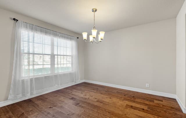 5-bedroom rental at 12382 Erstein Valley in Schertz, TX — photo 3