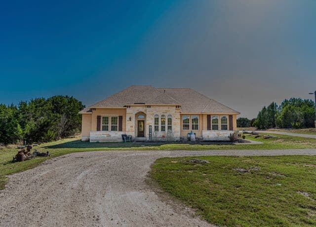 3-bedroom rental at 107 Ridge Place in Boerne, TX — photo 3