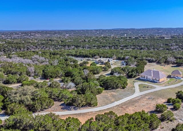 3-bedroom rental at 107 Ridge Place in Boerne, TX — photo 5