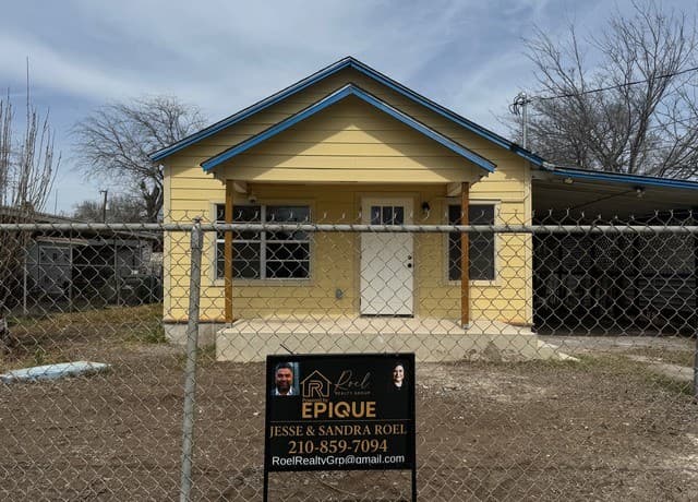 2-bedroom rental at 1409 Flanders in San Antonio, TX — photo 3