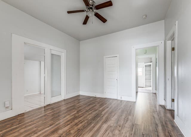 3-bedroom rental at 116 Carroll St in San Antonio, TX — photo 2