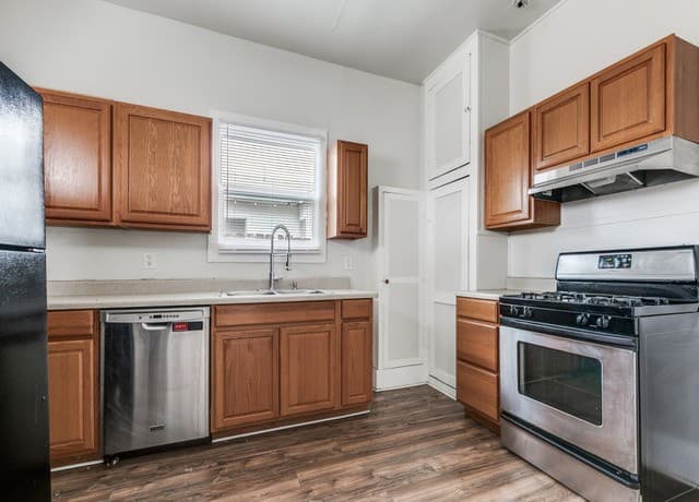 3-bedroom rental at 116 Carroll St in San Antonio, TX — photo 3