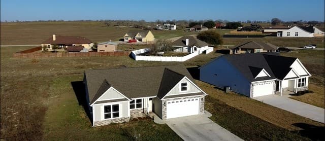 3-bedroom rental at 136 Turnberry in La Vernia, TX — photo 2